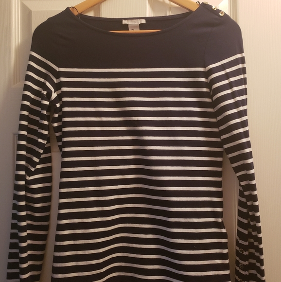 Cardigain/sweater - Picture 2 of 2